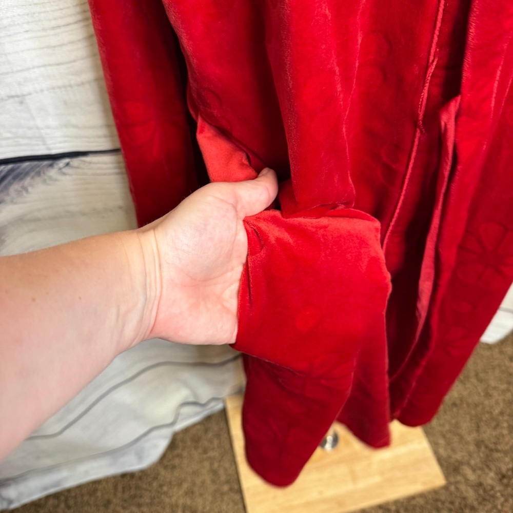 Kate Spade Vibrant Red Women's Robe, logo heart textured fabric - Picture 3 of 5